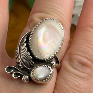 Mother of Pearl Navajo Native American Vintage Sterling Silver Ring Size 6 3/4